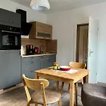 Kahnstuebchen Mit Neuem Innenhof Garten לובן