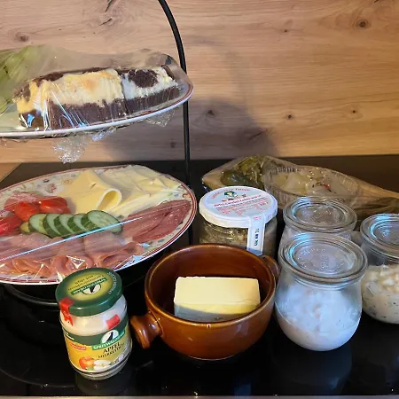 Апартаменты Kahnstuebchen Mit Neuem Innenhof Garten Люббен